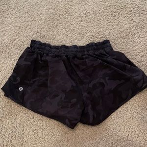 Lululemon Hotty Hot Low-rise Lined Shorts 2.5